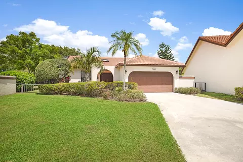 7867 Villa Nova Dr, Boca Raton, FL 33433
