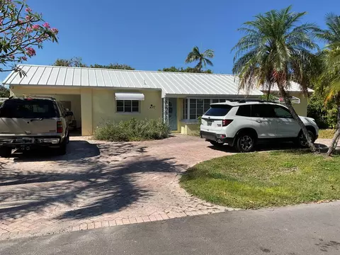 309 Cascade Ln, Palm Beach Shores, FL 33404