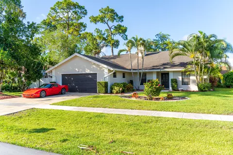 935 Meadow Ave, Wellington, FL 33414