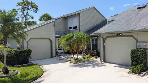 906 NE Sandalwood Pl, Jensen Beach, FL 34957