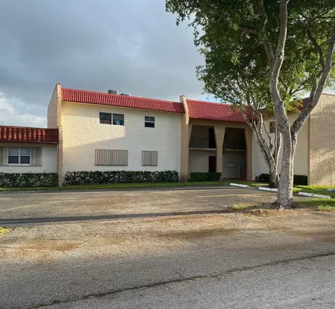 128 Lake Carol Dr, West Palm Beach, FL 33411