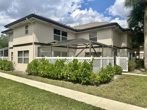 38 D Essex Ct, Royal Palm Beach, FL 33411