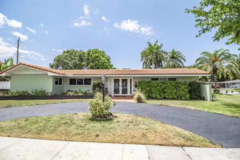 251 S Bel Air Dr, Plantation, FL 33317