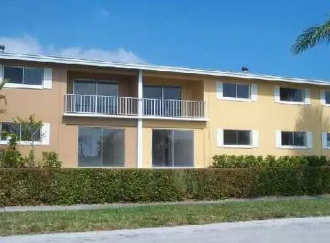 1505 Crescent Cir #A6, Lake Park, FL 33403