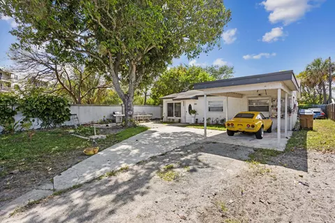 441 NW 1st Way, Deerfield Beach, FL 33441