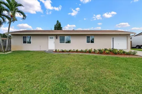 6733 Westview Dr, Lake Worth, FL 33462