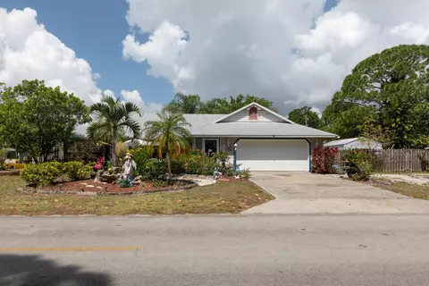 6201 Eastwood Dr, Fort Pierce, FL 34951