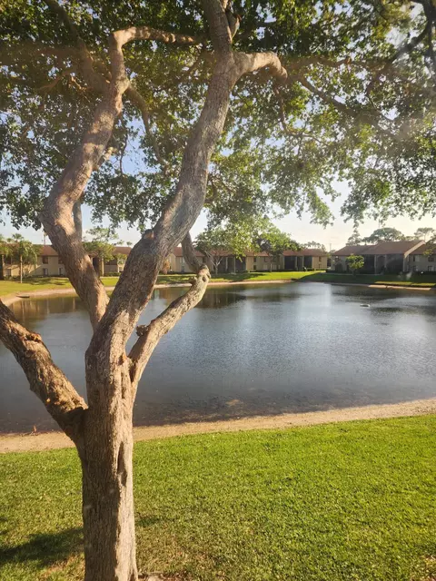 711 Sunny Pine Way #F2, Greenacres, FL 33415