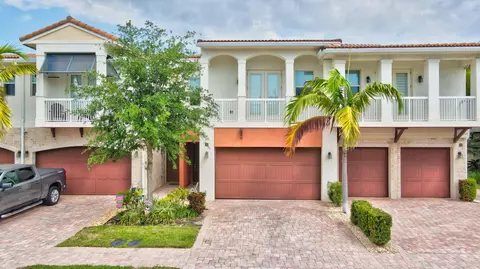 100 NW 69th Cir #15, Boca Raton, FL 33487