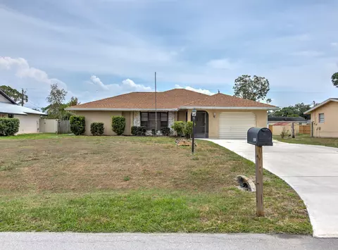 150 SE Duxbury Ave, Port Saint Lucie, FL 34983