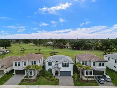 8127 NW 78 St, Tamarac, FL 33321