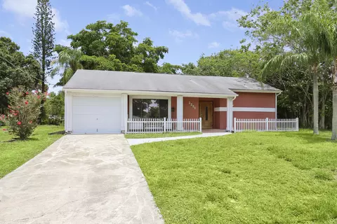 2221 SE Monitor St, Port Saint Lucie, FL 34952
