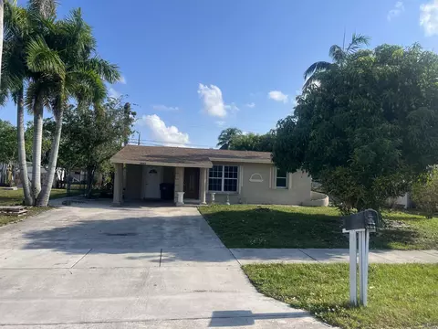 5683 S 38th Ct, Greenacres, FL 33463