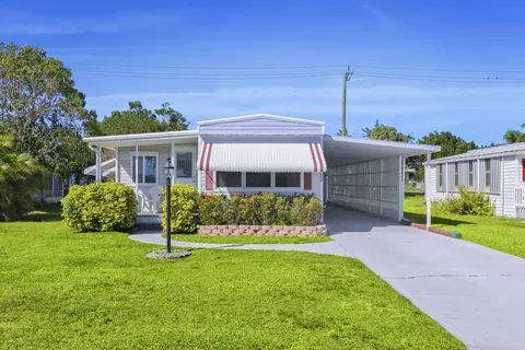 7868 SE Swan Ave, Hobe Sound, FL 33455