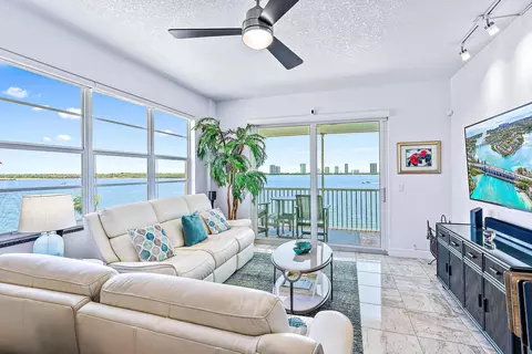 100 Paradise Harbour Blvd #501, North Palm Beach, FL 33408