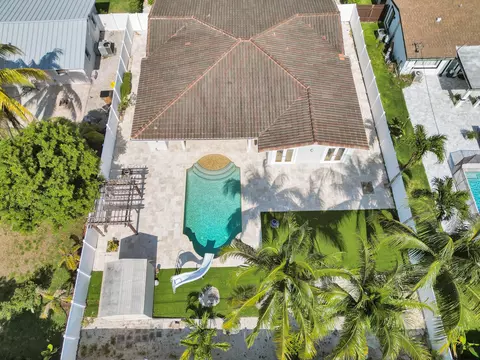 257 SE 6th Ave, Deerfield Beach, FL 33441