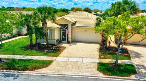 2621 Clipper Cir, West Palm Beach, FL 33411