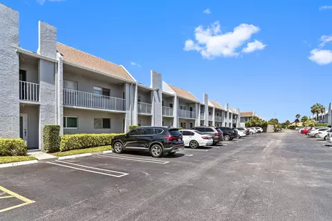 2820 SW 22nd Ave #215, Delray Beach, FL 33445