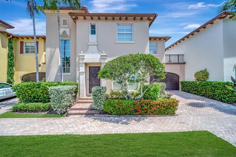 103 Via Poinciana St, Boca Raton, FL 33487