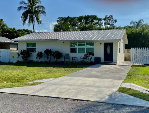 5988 SE Avalon Dr, Stuart, FL 34997