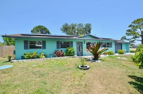 591 SW Dwight Ave, Port Saint Lucie, FL 34983
