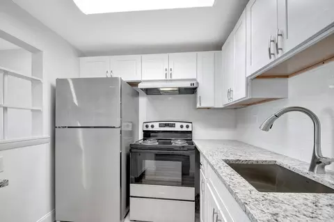 2204 Lake Osborne Dr #18, Lake Worth, FL 33461