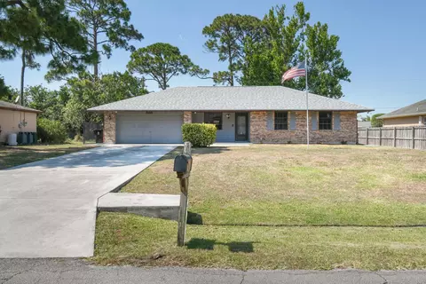 565 NW Placid Ave, Port Saint Lucie, FL 34983