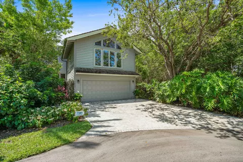 7585 SE Jamaican Ct, Hobe Sound, FL 33455
