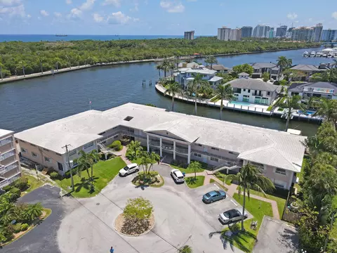 2800 NE 14th St #4, Fort Lauderdale, FL 33304