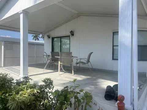 102 Marine Ct #496, Hallandale Beach, FL 33009