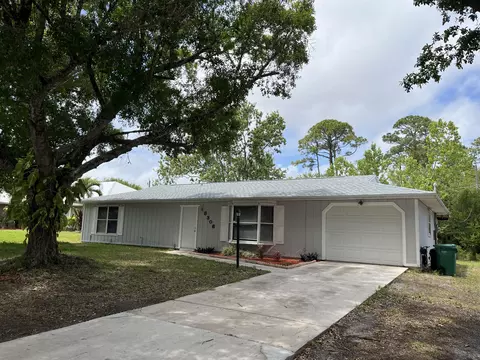 8306 Kenwood Rd, Fort Pierce, FL 34951