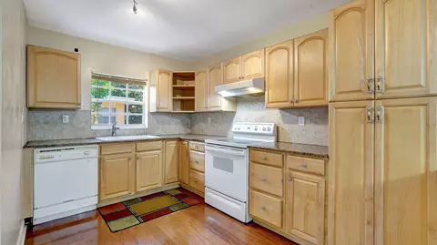322 SW 79th Ave, North Lauderdale, FL 33068