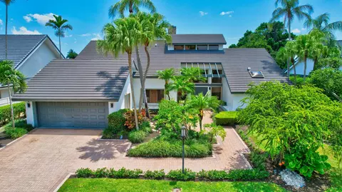7556 Mandarin Dr, Boca Raton, FL 33433