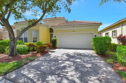7036 Vivaldi Ln, Delray Beach, FL 33446