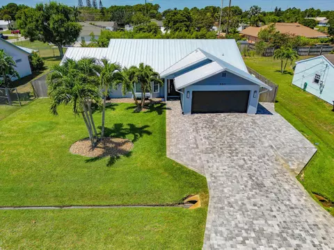 2211 SE Mandrake Cir, Port Saint Lucie, FL 34952