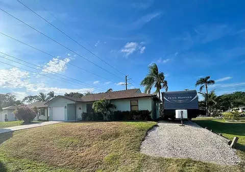 3025 SE Bamboo St, Stuart, FL 34997