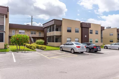 803 Burgundy Q, Delray Beach, FL 33484