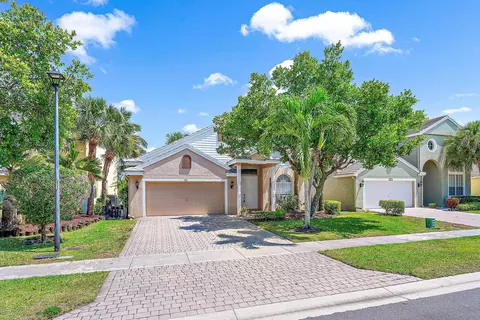 272 Berenger Walk, Royal Palm Beach, FL 33414