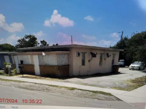 288 SW 3 St, Deerfield Beach, FL 33441