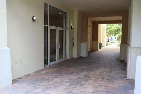1155 Main St #203, Jupiter, FL 33458