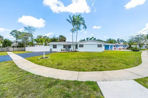1270 Victoria Dr, West Palm Beach, FL 33406