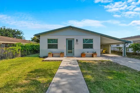 210 6th St, Jupiter, FL 33458