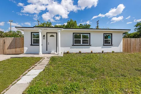 3571 NW 4th St, Fort Lauderdale, FL 33311