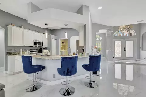 1825 SW Kimberly Ave, Port Saint Lucie, FL 34953