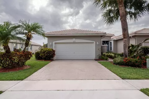 10729 Royal Caribbean Cir, Boynton Beach, FL 33437