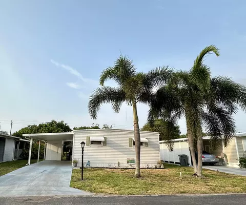 8252 S South St, Boca Raton, FL 33433