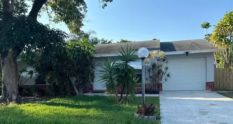 4581 N Carthage Cir, Lake Worth, FL 33463