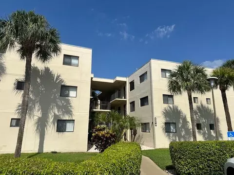 5370 Las Verdes Cir #107, Delray Beach, FL 33484