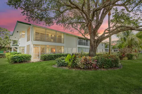 1 Garden St #101, Tequesta, FL 33469