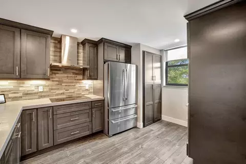 118 Lake Emerald Dr #410, Oakland Park, FL 33309